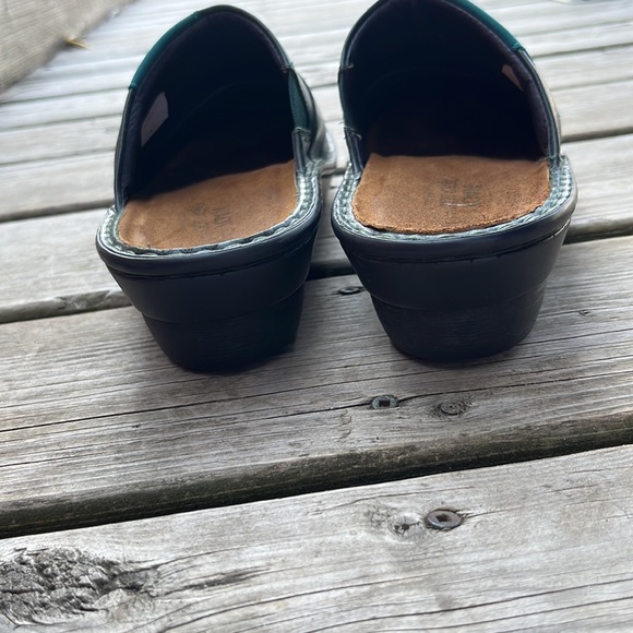 Naot - shoes Andiamo- good condition. Deep forest/ mineral green in colour. - Picture 6 of 8